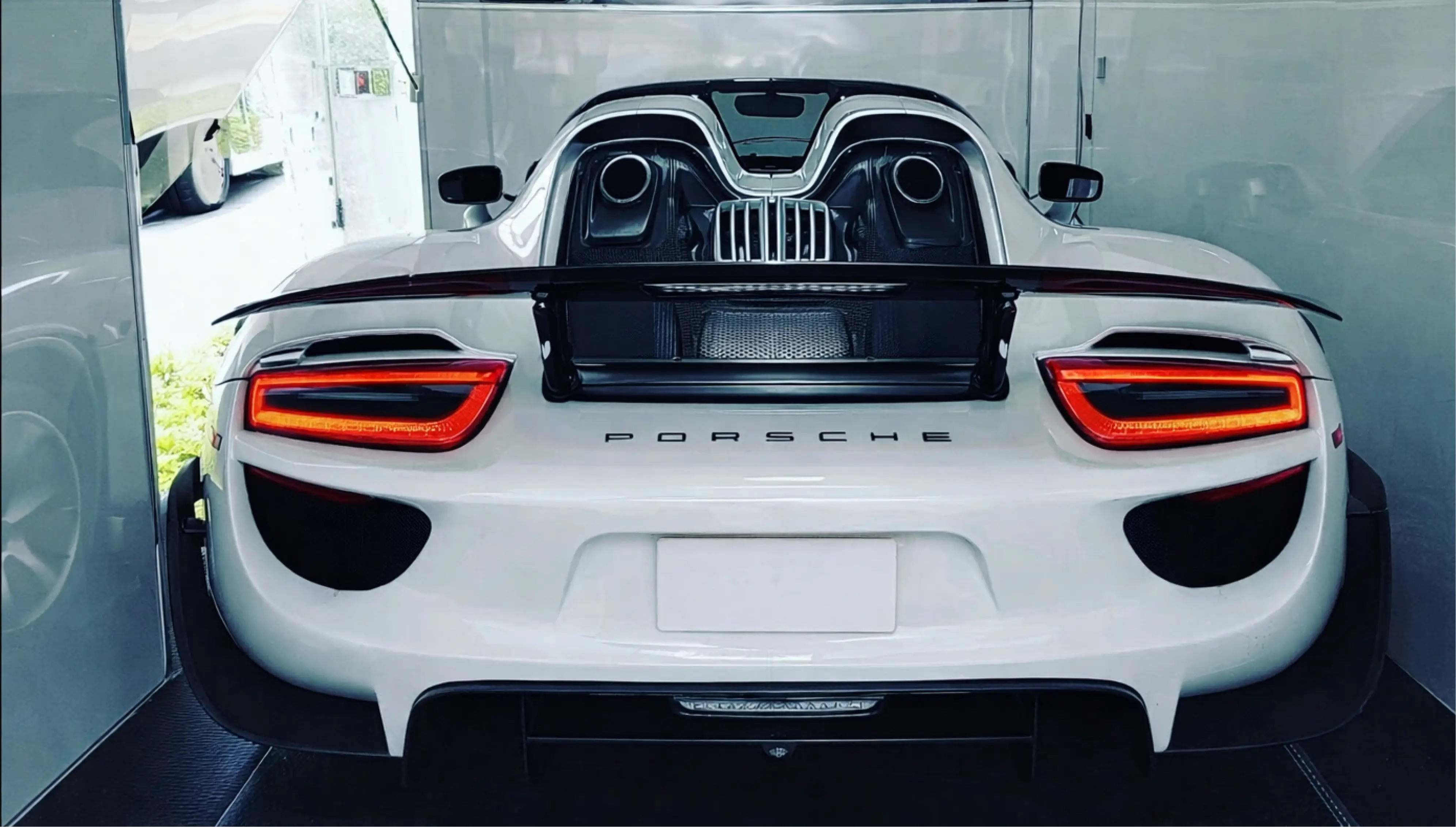 What is enclosed vehicle transport